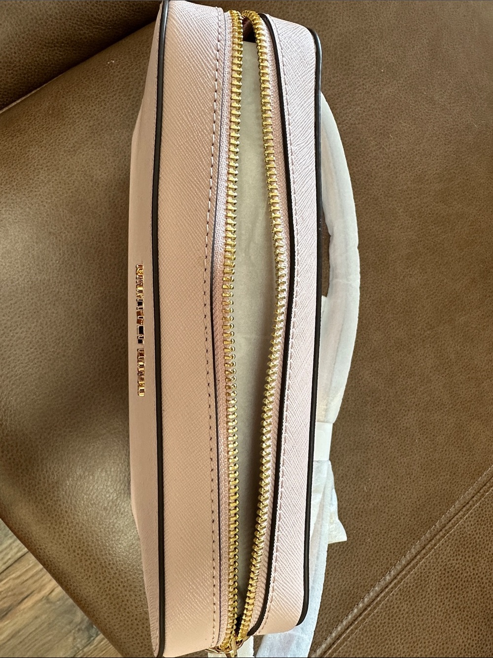 Michael Kors Light Pink Saffiano Crossbody Bag with Gold Logo - Picture 4 of 5
